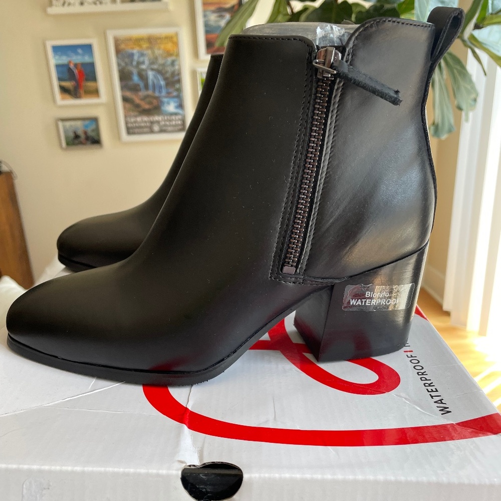 Brand New Blondo Boots!